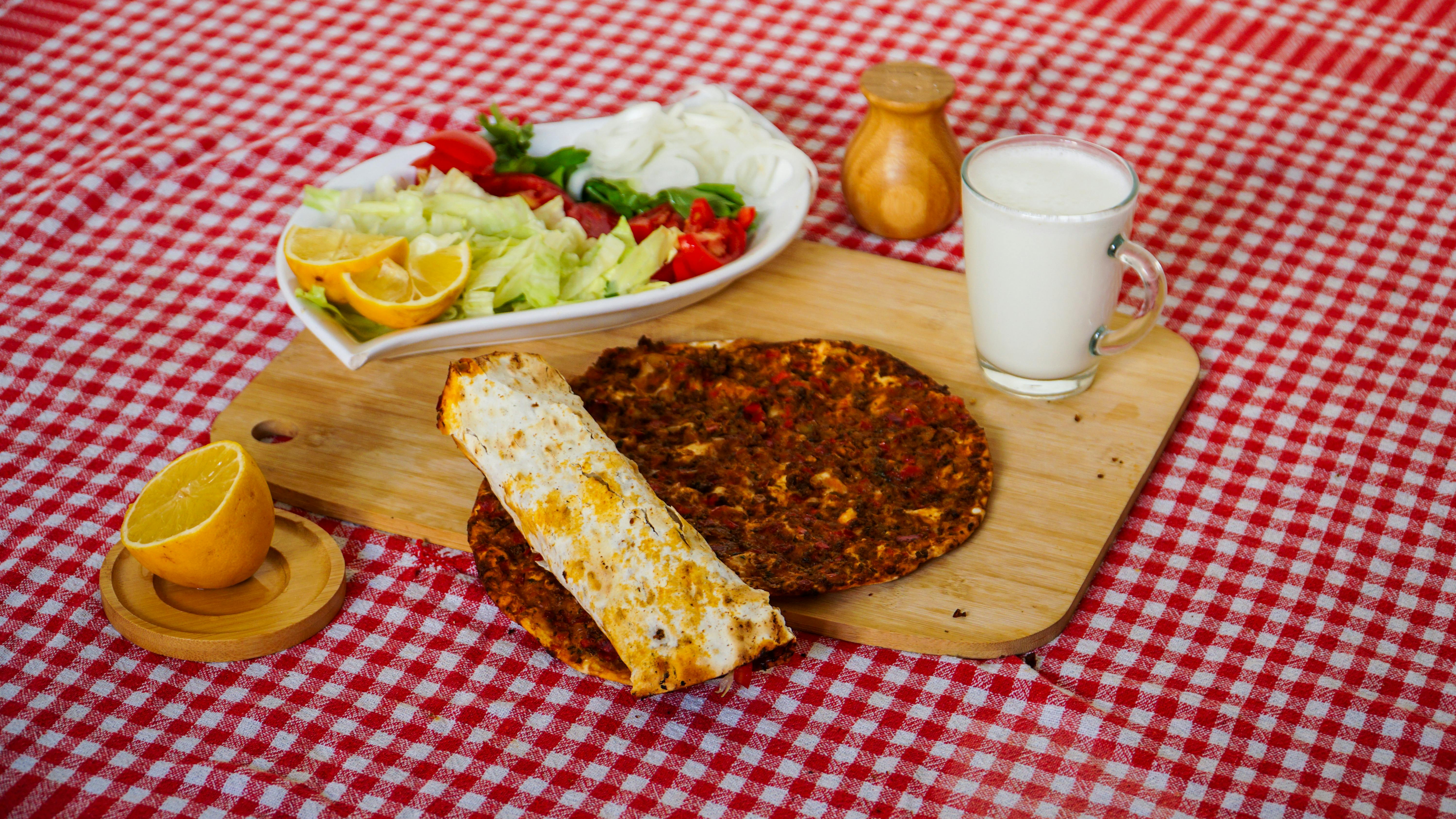 Atom Acılı Lahmacun.